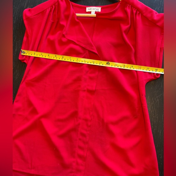 Women’s Red Top - Picture 3 of 9